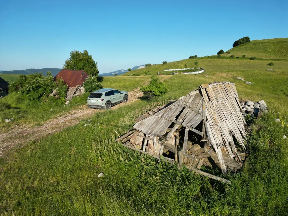 An unforgettable Sarajevo experience: Exploring nature with a Škoda Elroq
