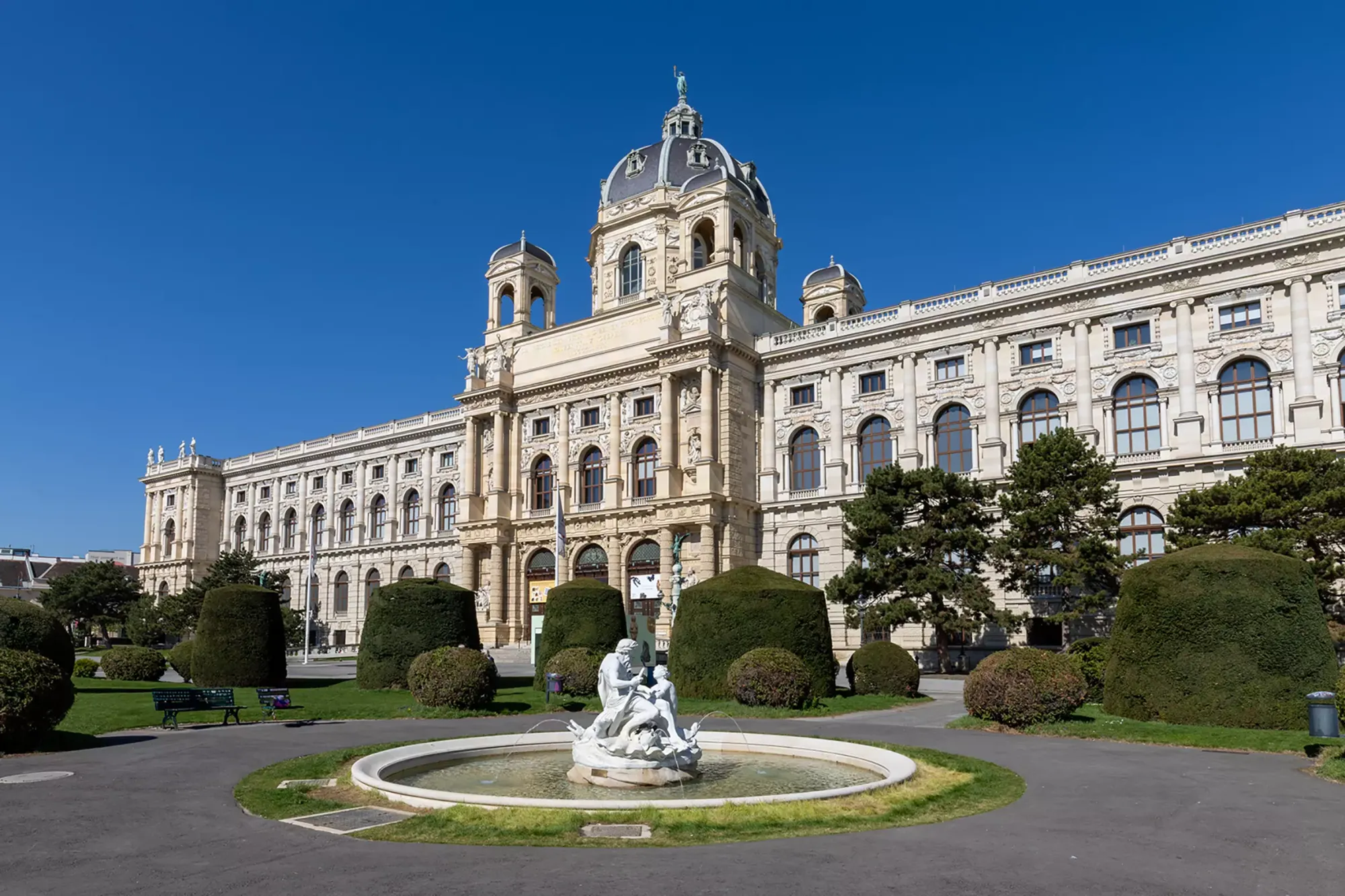 Experience science for free: Wednesday evening lectures at the Natural History Museum Vienna
