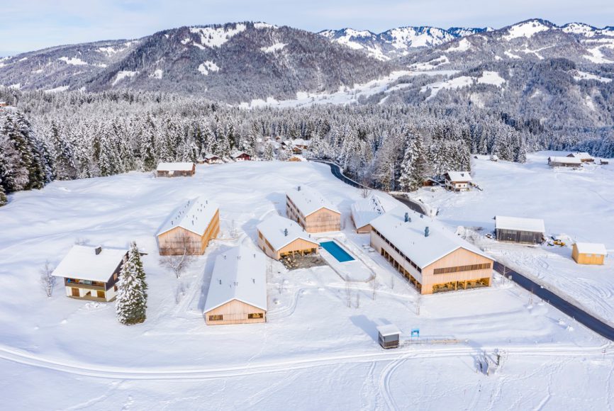 Außenansicht-Winter-Fuchsegg-Eco-Lodge-1
